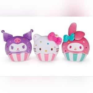 Hello Kitty and Friends Cupcake Plush 🧁 Hello Kitty, My Melody and Kuromi 3